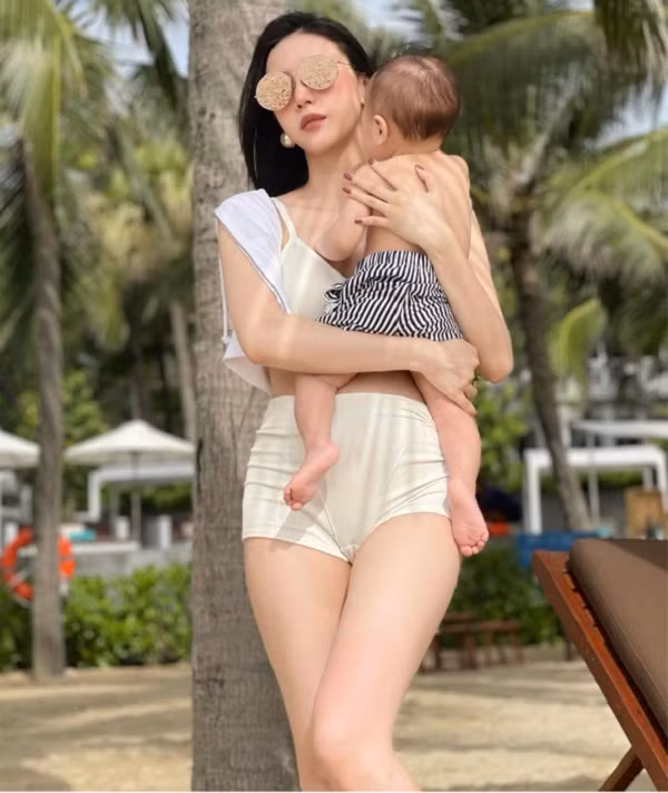 Vũ Ngọc Châm vẫn được biết đến là một người đẹp nức tiếng trong ngành hàng không.