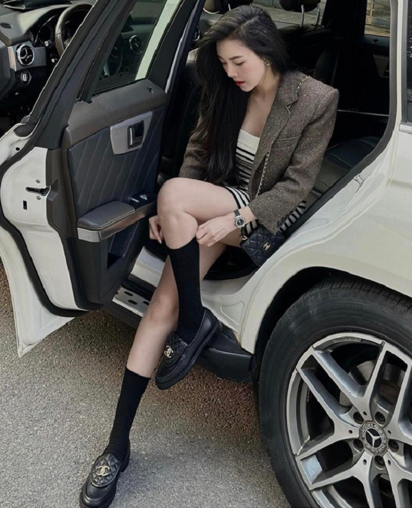 Hiện tại, hot girl sinh năm 1992 không còn làm công việc này mà tập trung dành thời gian để kinh doanh thương hiệu thời trang cá nhân và chăm sóc gia đình.