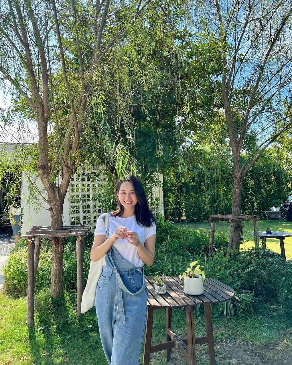 Trúc Anh hé lộ cô chọn cách giảm cân khoa học, tập thể dục, tập pilates, kết hợp ăn uống lành mạnh. Cô cũng không ngại công khai những vết rạn sau thời gian tăng cân.