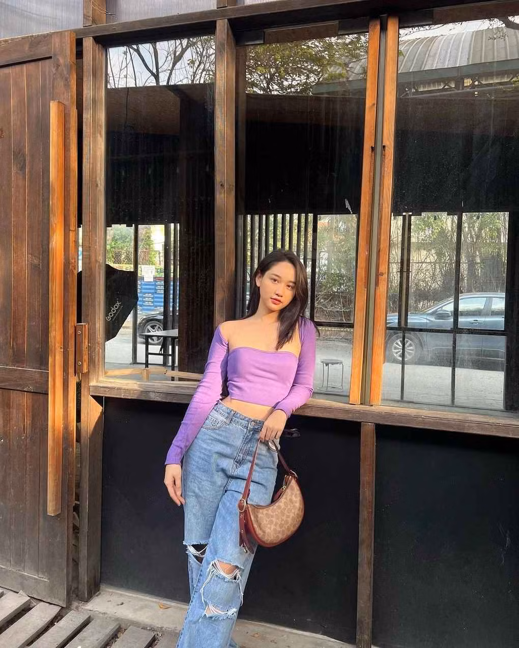 Năm 2022, Trúc Anh gặp vấn đề sức khỏe, bị gai cột sống, thoái hóa khớp và tăng 8kg nên xuống sắc, tự ti, ngại xuất hiện trước khán giả.