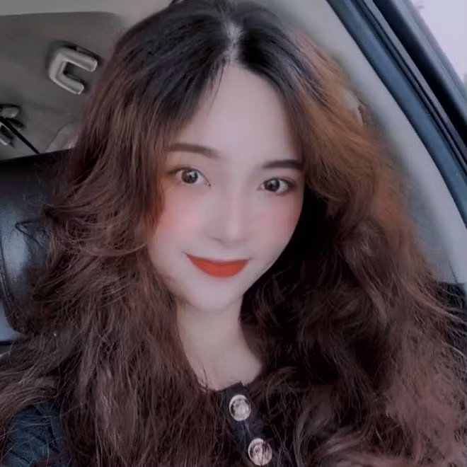 Trong những bức ảnh đời thường, Huỳnh Như cũng xinh đẹp rạng ngời.