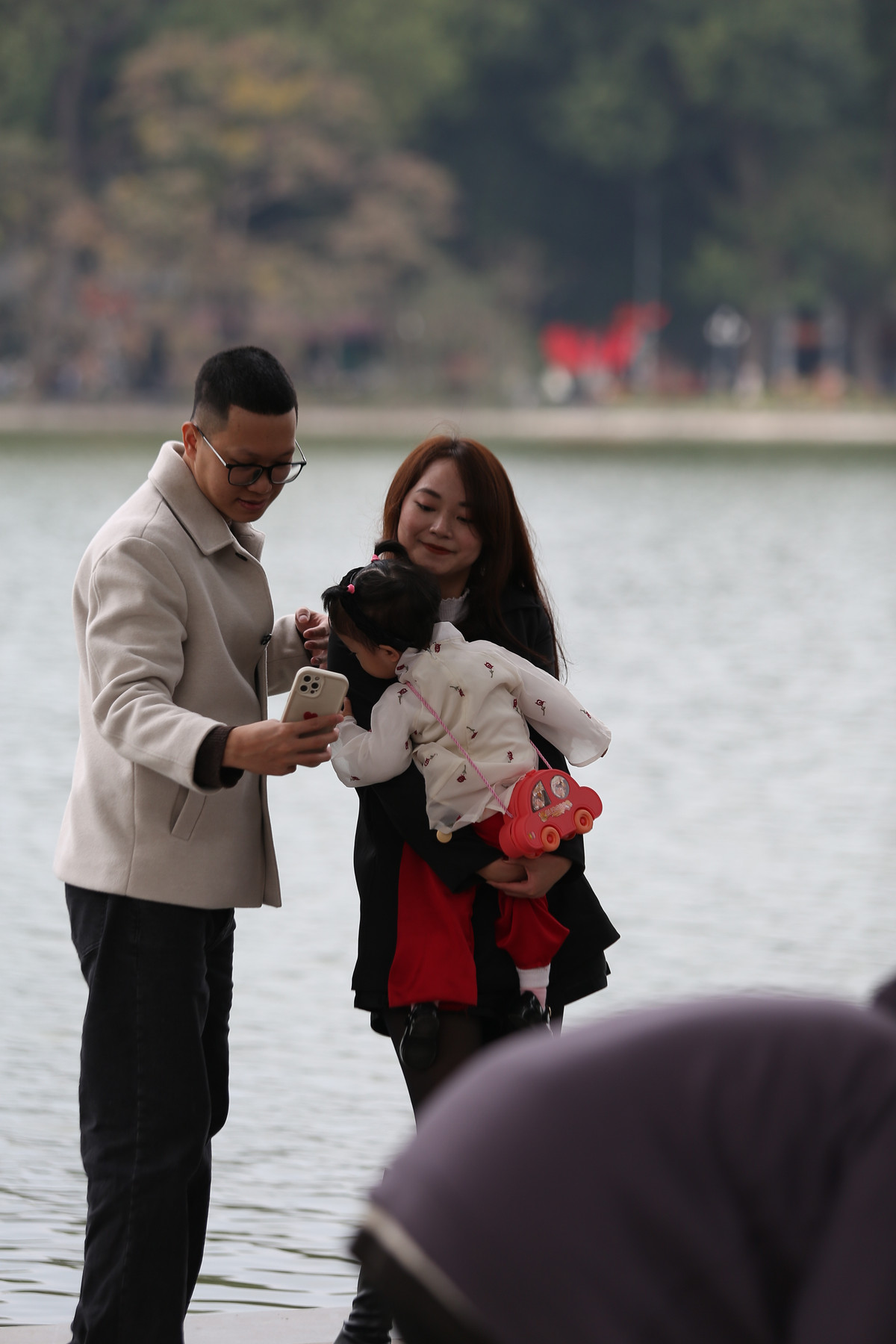 Để có một bức ảnh ưng ý ngày Tết tại khu vực này, mọi người phải chờ khoảng 10-15 phút.