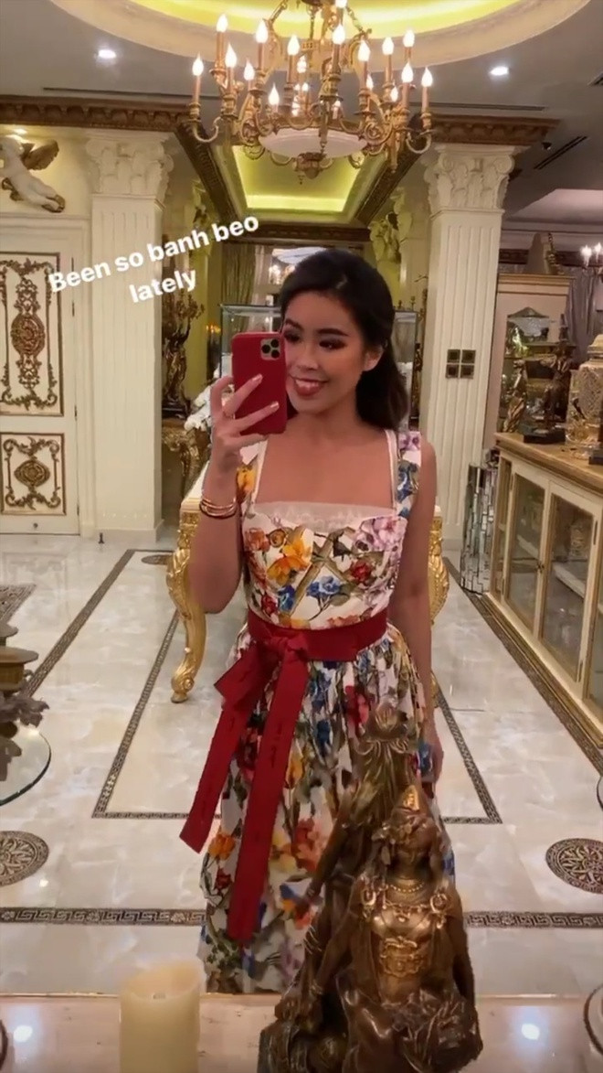 Rich kid Tiên Nguyễn - em chồng của Tăng Thanh Hà - đón năm mới cùng bạn bè bằng tiệc tùng hoành tráng.