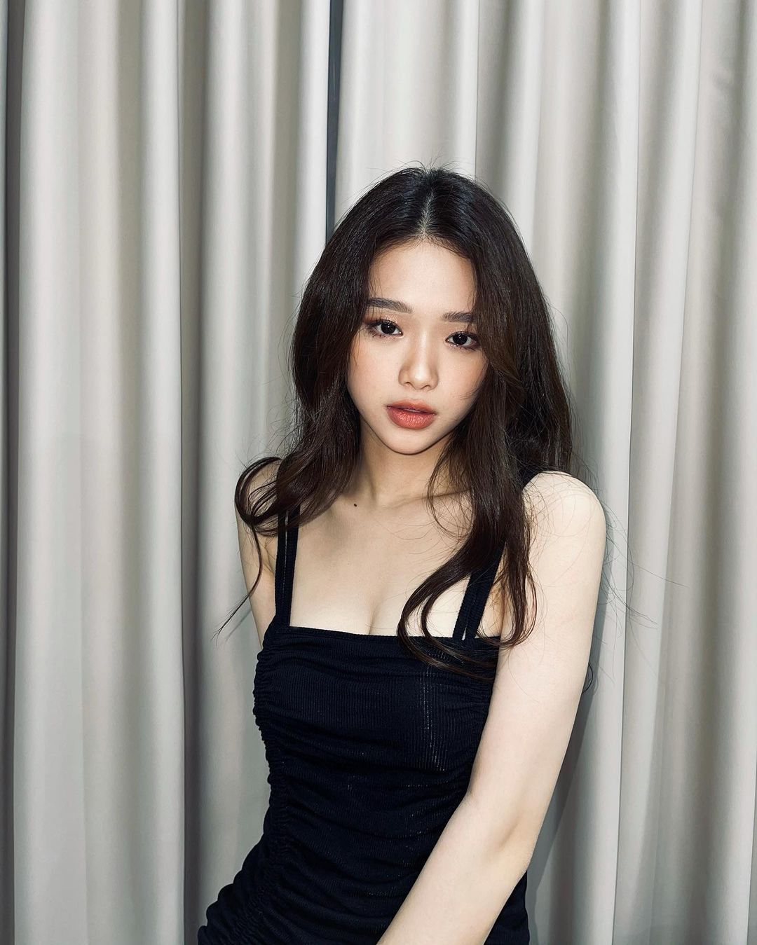 Theo nhiều người, với clip này Linh Ka tính chơi lớn để thu hút lại lượng follow cho kênh Youtube sau thời gian bị khóa kênh.