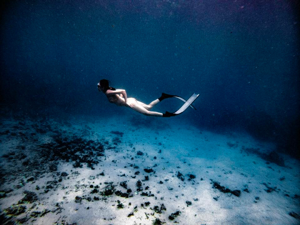 Mới đây trên trang cá nhân, cô gái bị ghét nhất "Tình yêu và tham vọng" là Thùy Anh đã khoe những bức ảnh đi lặn biển với body vô cùng sẵn chắc.