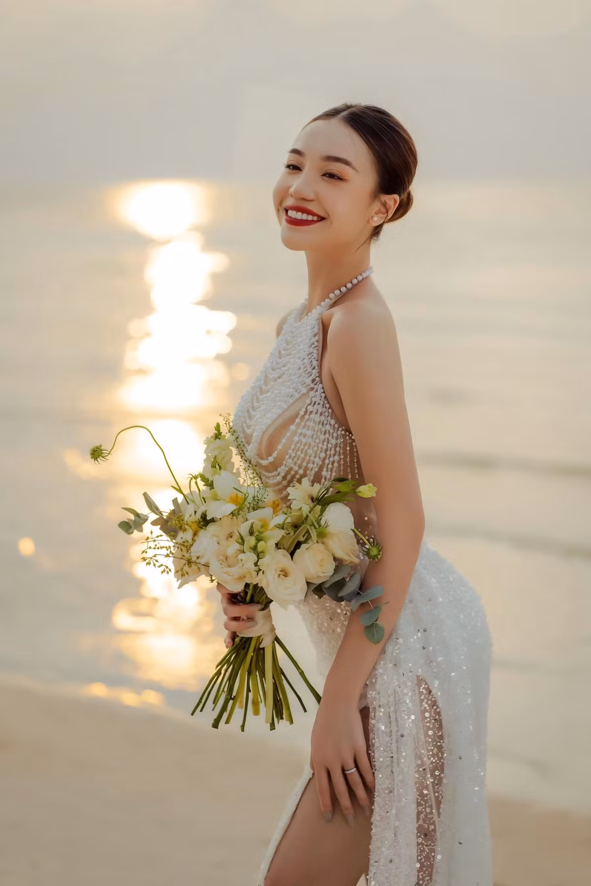 Thùy Vi (sinh năm 2000, quê Trà Vinh) hoạt động chủ yếu với vai trò diễn viên, người mẫu và VJ. Đây là lần thứ 2 cô nàng góp mặt trong một cuộc thi Miss Grand Vietnam.