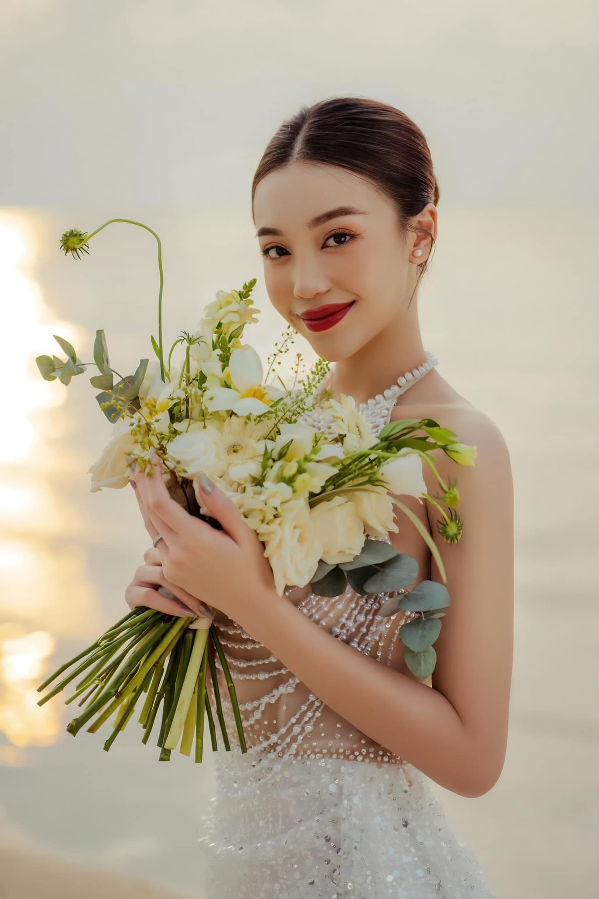 "Xinh quá Thùy Vi ơi", "Tiết mục viral nhất mấy ngày qua luôn đó", "Mặt tươi quá nàng ơi",... là những bình luận của dân mạng.