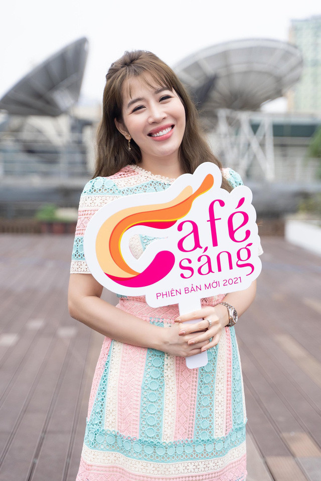 Nhiều năm nay, lối dẫn đĩnh đạc, trưởng thành nhưng pha trộn nét hiện đại lẫn hóm hỉnh của BTV Diệp Chi góp phần tạo dựng nên một Olympia trẻ trung và tươi mới hơn đồng thời giúp cô được lòng khán giả.