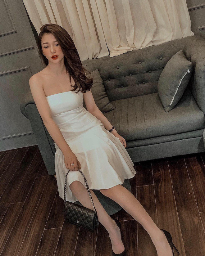 Trên Facebook Diễm Quỳnh ngập tràn những bữa ăn ở nhà hàng sang chảnh, nhìn mê thế không biết!