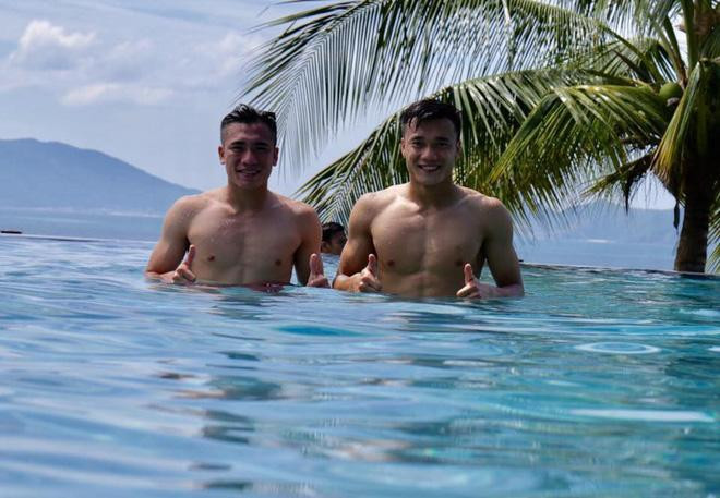 Nhờ chăm chỉ tập luyện, body Bùi Tiến Dũng ngày càng trở nên xịn xò hơn trước.