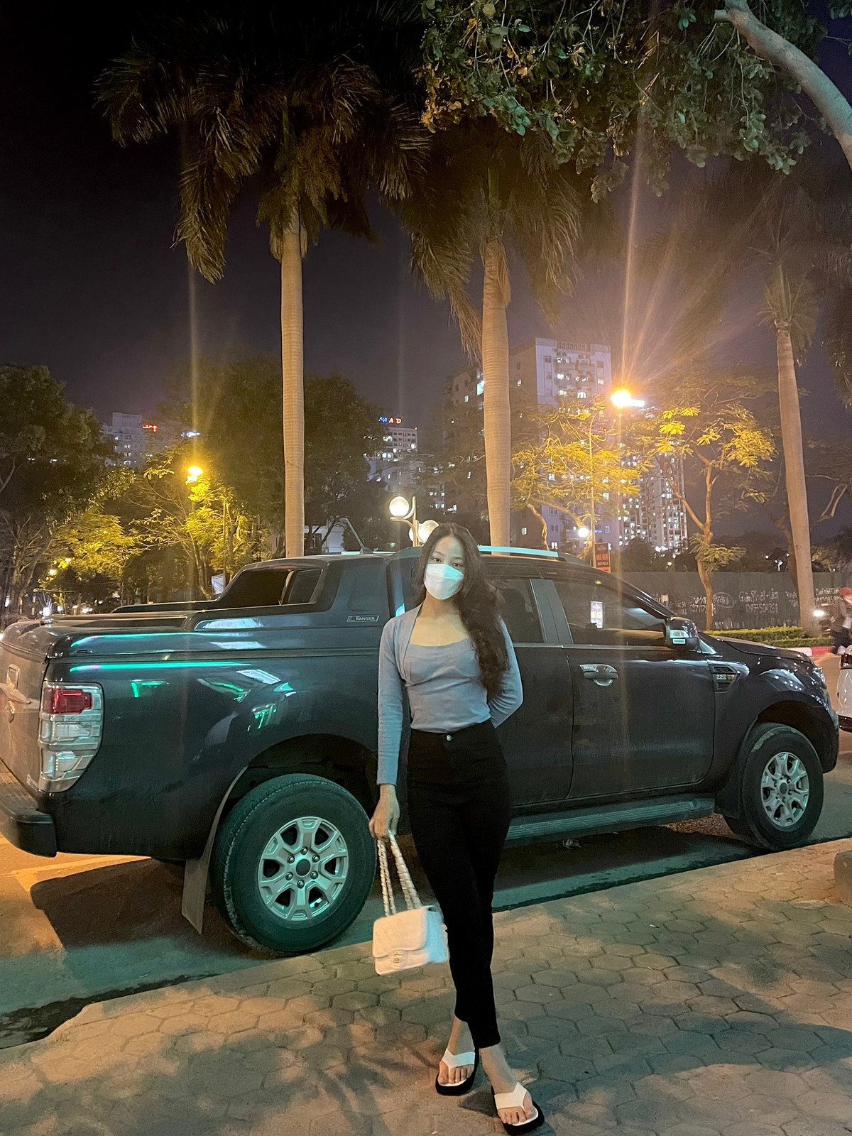 Nhiều fan hâm mộ trầm trồ trước thân hình nóng bỏng và nhan sắc xinh đẹp của Bảo Trâm.