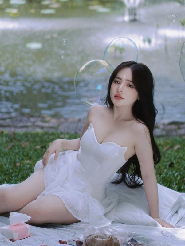 Khánh Vân được biết đến là một người mẫu ảnh và là gương mặt KOL được yêu thích hiện nay.