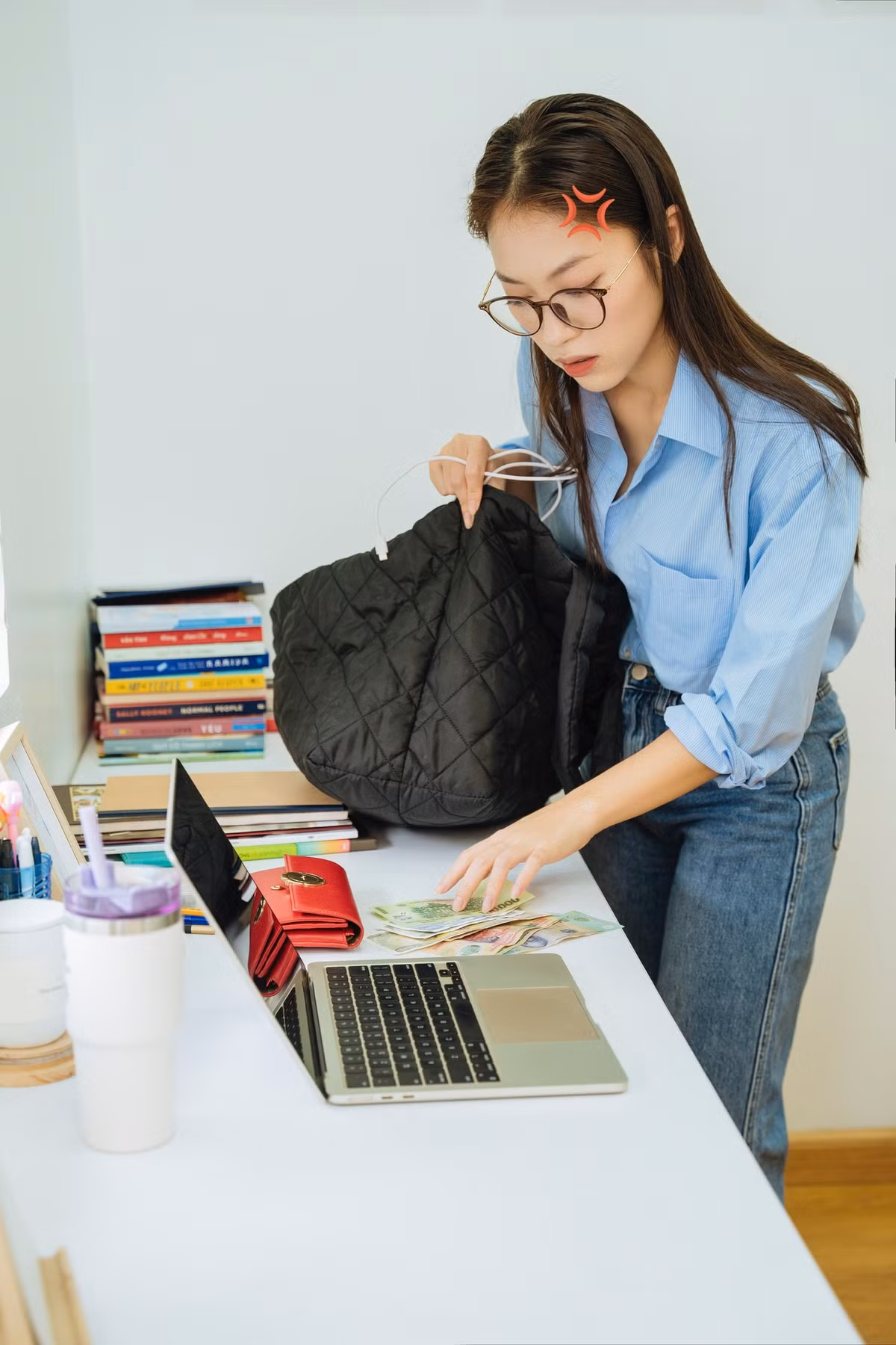 Sau khi bài viết chia sẻ bí kíp tăng cường năng suất và sự tập chung cho những ngày cuối năm bận rộn của Khánh Vy đăng tải, dưới phần bình luận nhiều bạn trẻ đã bày tỏ sự tán thành và cho rằng khá hữu ích với những bị "Deadline dí".