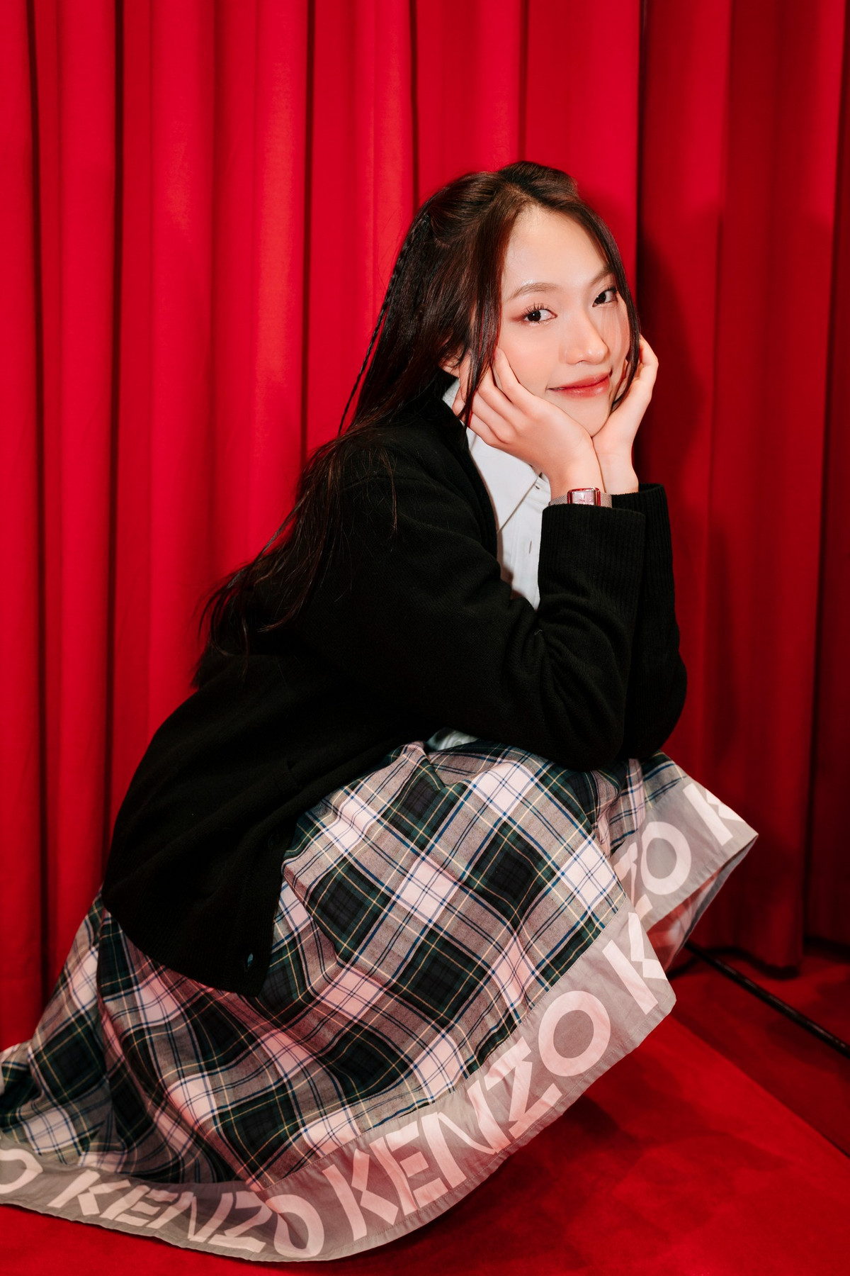 Ngoài thành công trong việc MC Đường Lên Đỉnh Olympia, Khánh Vy còn là một Influencer có sức ảnh hưởng trên mạng. Cô nàng là gương mặt đại diện cho không ít các nhãn hàng được nhiều bạn trẻ yêu thích.