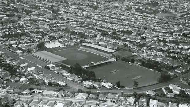 Đến năm 1921, sân Eden Park đã tổ chức trận rugby giữa New Zealand và Nam Phi với sự chứng kiến của hơn 40.000 khán giả.