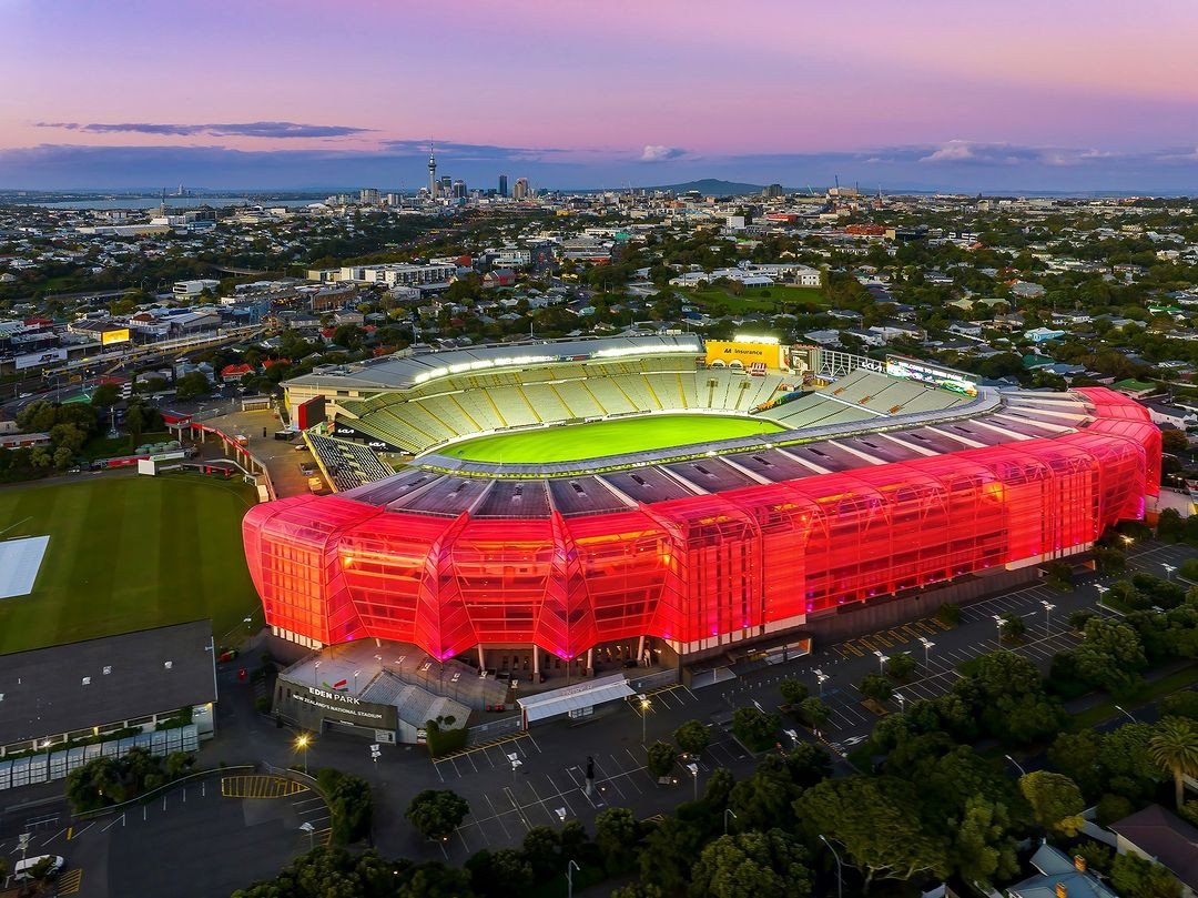 Trận bóng đá đầu tiên được tổ chức ở sân Eden Park vào năm 1947 khi đội tuyển chủ nhà New Zealand chạm trán đội tuyển Nam Phi.