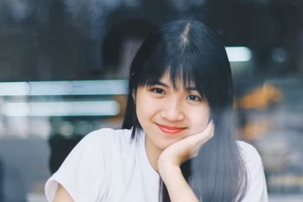 Lan Thy tâm sự: "Nhiều người hỏi tôi có muốn quay lại thời gian ấy để những chỉ trích không xảy ra. Tôi trả lời họ rằng những gì xảy ra sẽ không quay lại được, thay vì ngồi ước, thì tại sao mình không bước tiếp. Hãy lấy những việc đó làm hành trang cho mình. Tôi không hối hận và hài lòng với sự lựa chọn của mình".