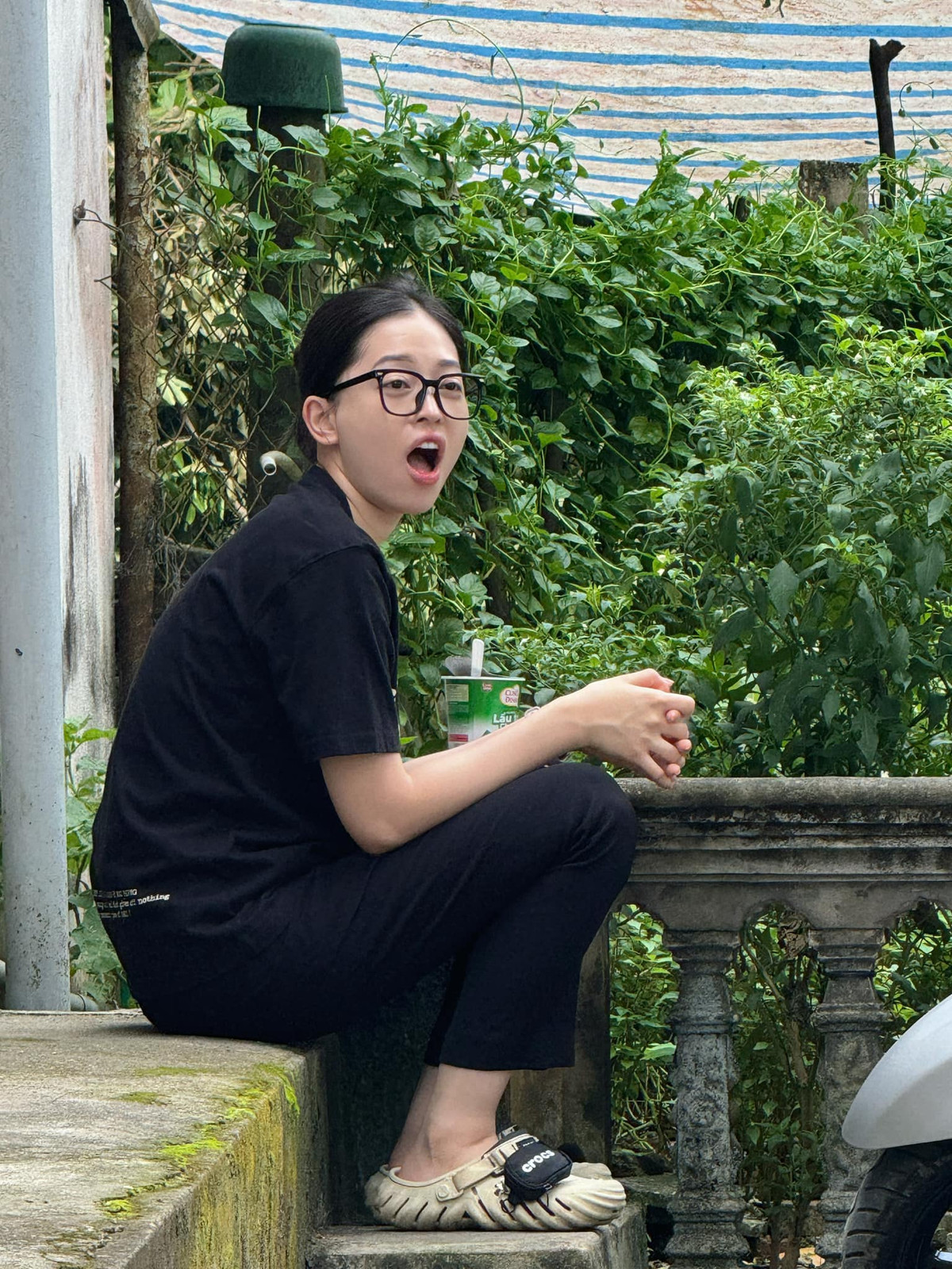 Bình An và Phương Nga cũng không ngần ngại chia sẻ những khoảnh khắc đời thường thú vị, mang đến tiếng cười cho cư dân mạng và người hâm mộ.