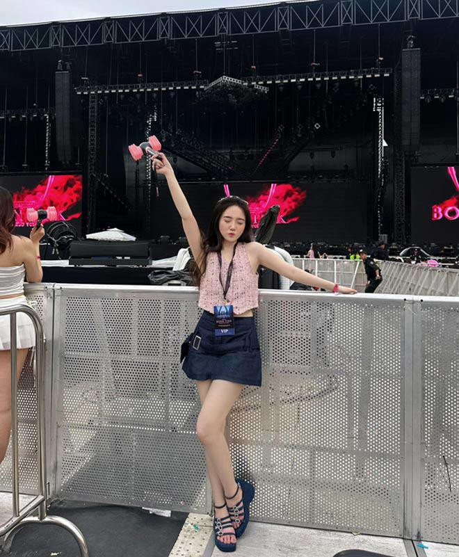 Trong gần 3 năm yêu nhau, hầu hết thời gian là cặp đôi yêu xa. Tuy vậy, Tuấn Tài luôn tìm cách bù đắp cho bạn gái để cô nàng không phải chịu thiệt thòi.