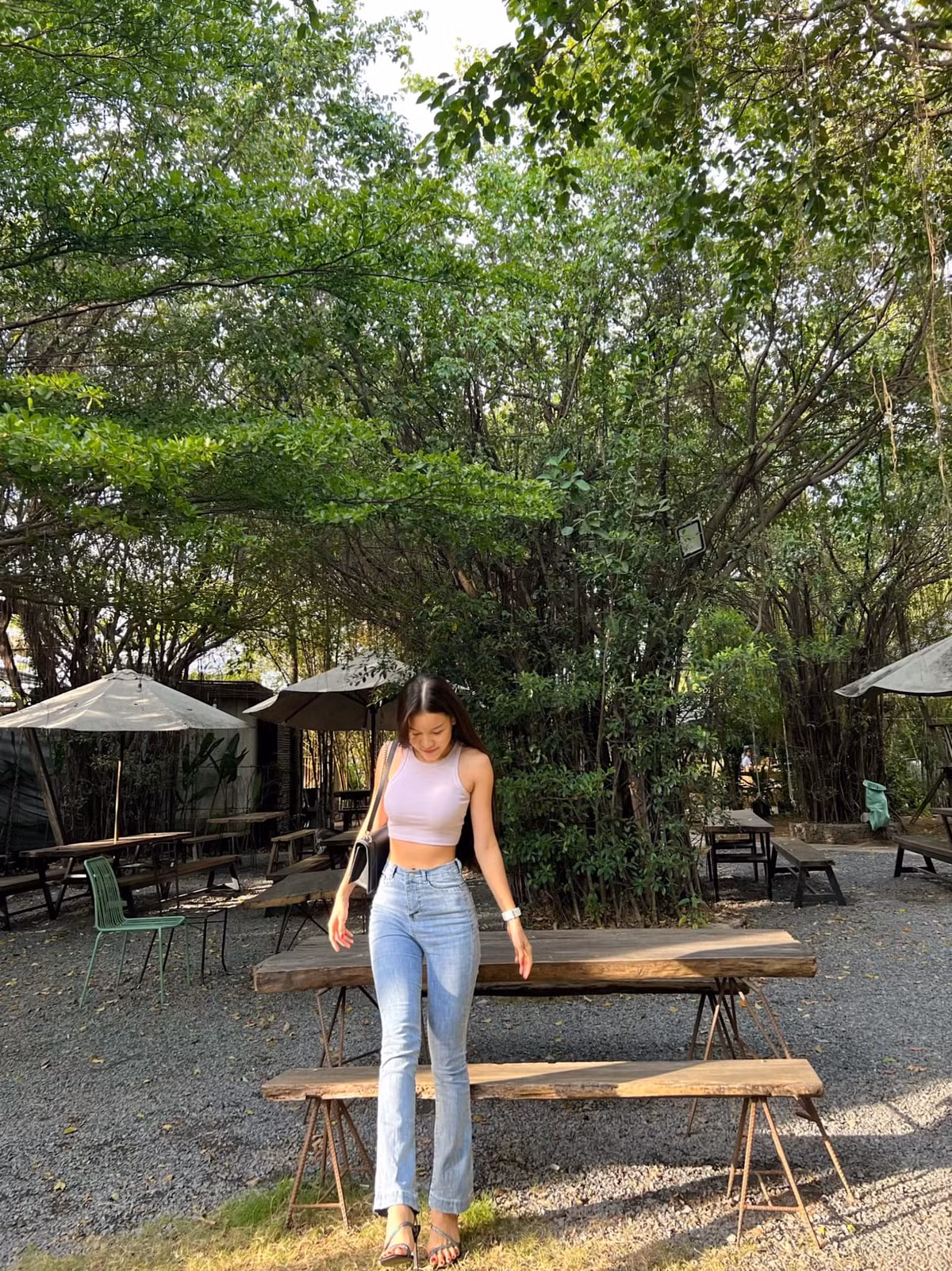 Mỗi lần xuất hiện trên khán đài, với nhan sắc của mình, Yến Xuân khiến các phóng viên ảnh phải chú ý tới mình.