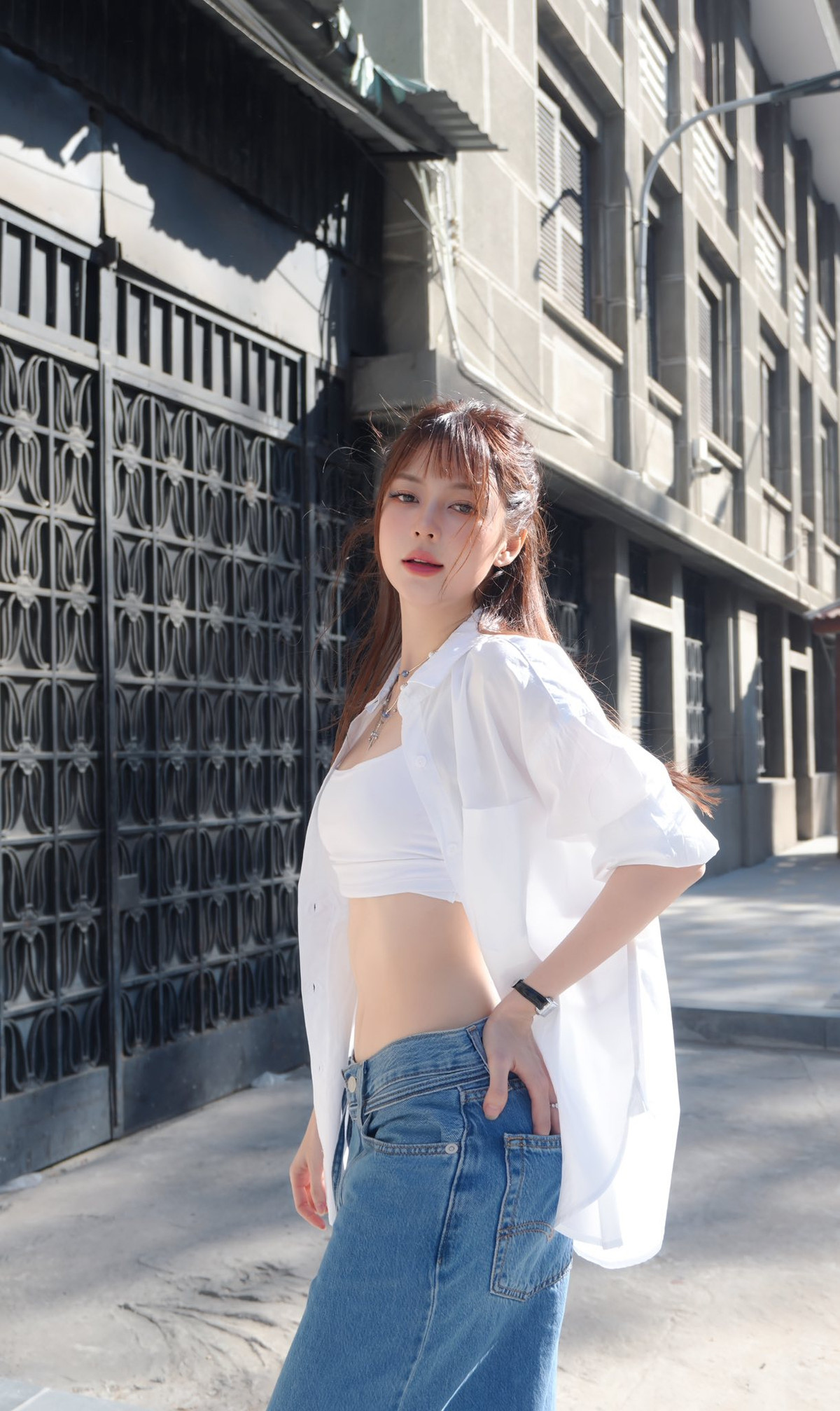 Trong làng giải trí Việt Nam, Liz Kim Cương không chỉ được biết đến với giọng hát ngọt ngào mà còn với vẻ ngoài xinh đẹp và gu thời trang ấn tượng.