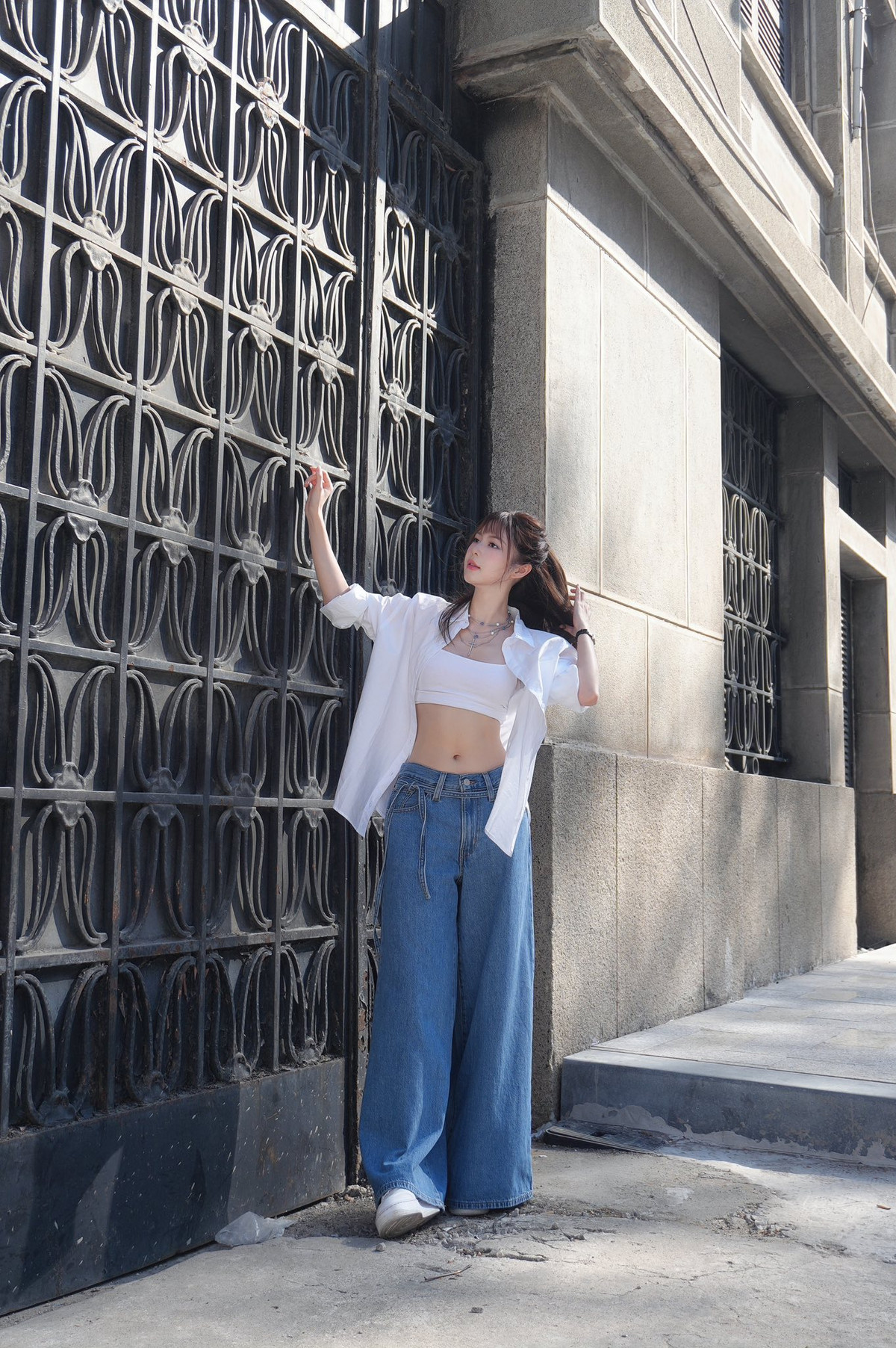 Khoảnh khắc này của Liz Kim Cương đã nhanh chóng thu hút sự chú ý của cộng đồng mạng, đặc biệt là các fan nam.