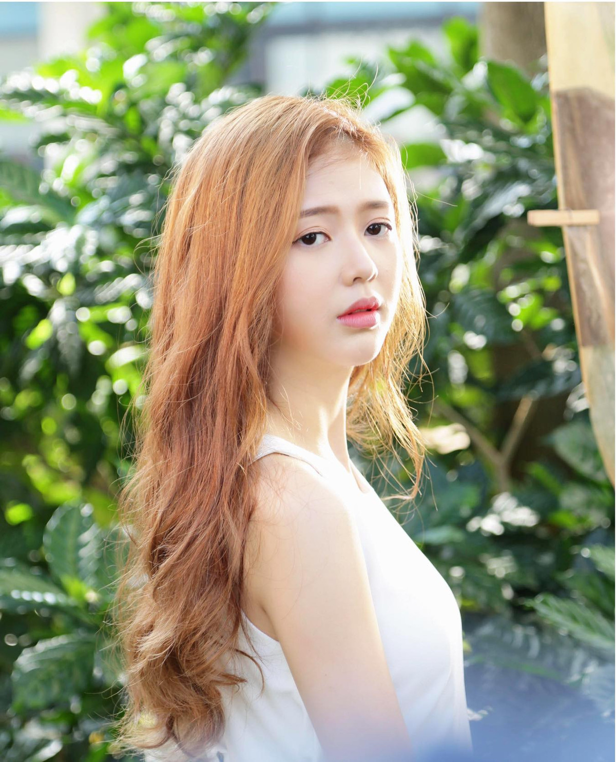 Sở hữu gương mặt xinh xắn, đáng yêu, cùng dáng người chuẩn, cùng giọng hát cao, khỏe và giàu cảm xúc Liz Kim Cương nhanh chóng chiếm được cảm tình của khán giả.