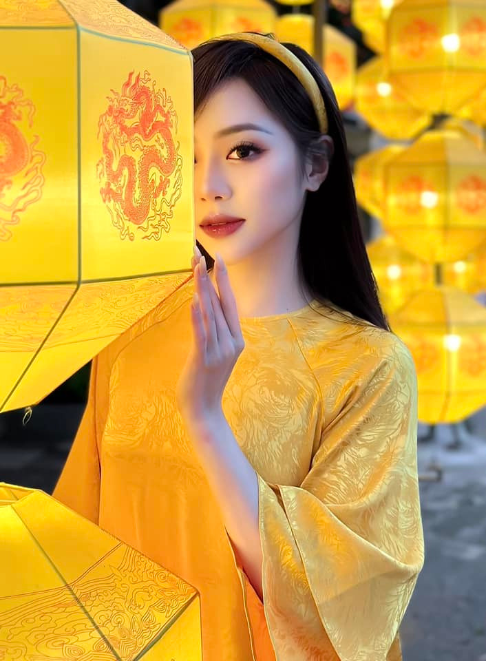 Người đẹp thương xuyên khoe những bức ảnh xinh đẹp trong những bộ bikini quyến rũ.