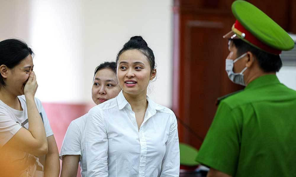 Sau khi vuong vong lao ly, nhan sac hot girl Ngoc Miu ra sao?-Hinh-6