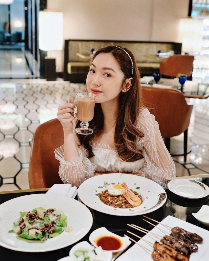 Chloe có xuất thân “trâm anh thế phiệt” chính hiệu, cô là con gái ruột của doanh nhân Nguyễn Cao Trí - ông trùm kinh doanh có tiếng ở Sài Gòn.