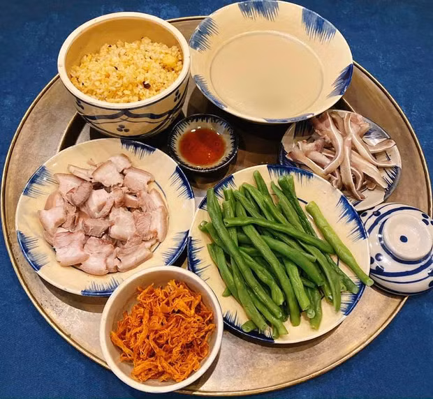 Trong những ngày dịch bệnh, chị Huyền phải công nhận là việc nấu ăn có khác biệt hơn bình thường.