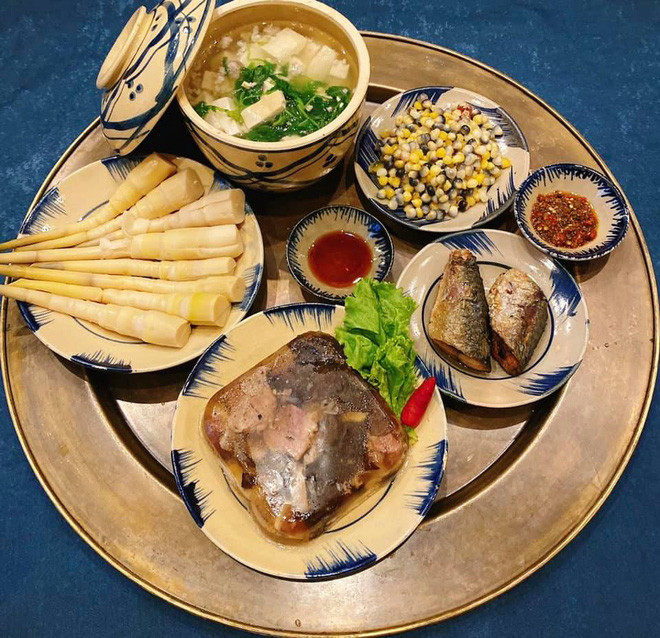 Thậm chí, sau khi nhìn những hình ảnh mâm cơm ngon trên của chị Huyền, nhiều người không chỉ cảm thấy đói bụng mà còn hừng hực ý chí quyết tâm vào bếp tự nấu.