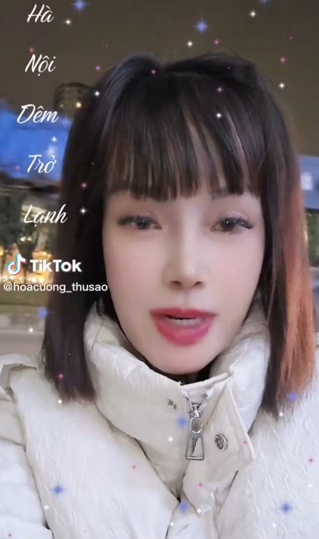 Dù đã kết hôn nhiều năm, thế nhưng cuộc sống của cô dâu Thu Sao (sinh năm 1957) và chú rể Hoa Cương (sinh năm 1992) vẫn rất hạnh phúc.