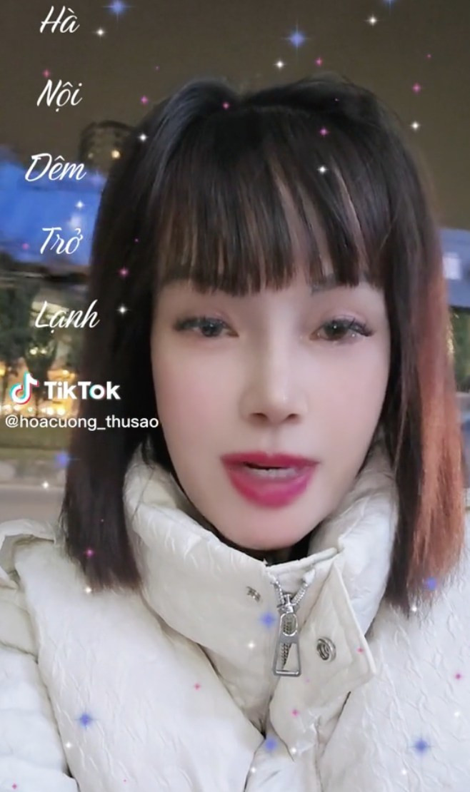 Dù đã kết hôn nhiều năm, thế nhưng cuộc sống của cô dâu Thu Sao (sinh năm 1957) và chú rể Hoa Cương (sinh năm 1992) vẫn rất hạnh phúc.