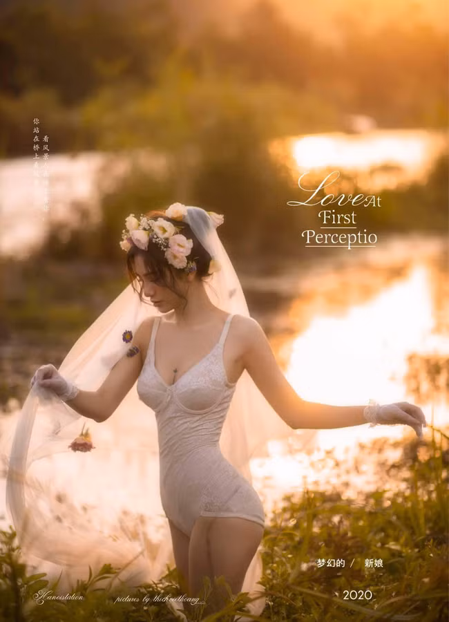  Gái xinh Ngọc Bích từng thu hút sự chú ý trên mạng xã hội vì vứt danh hiệu người đẹp vào sọt rác nhằm lật tẩy những chiêu trò cũng như bất cập trong các cuộc thi sắc đẹp, gây nên làn sóng tranh cãi trái chiều.