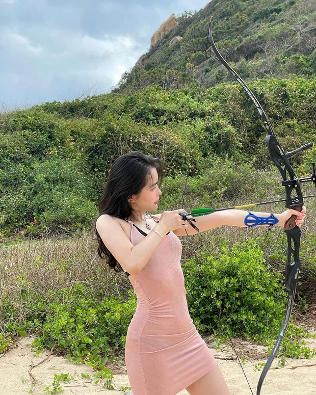 Trong chuyến du hí ở một resort hạng sang, Hồ Thiên Trang đã lột xác hoàn toàn khi từ bỏ hình tượng "nàng thơ".