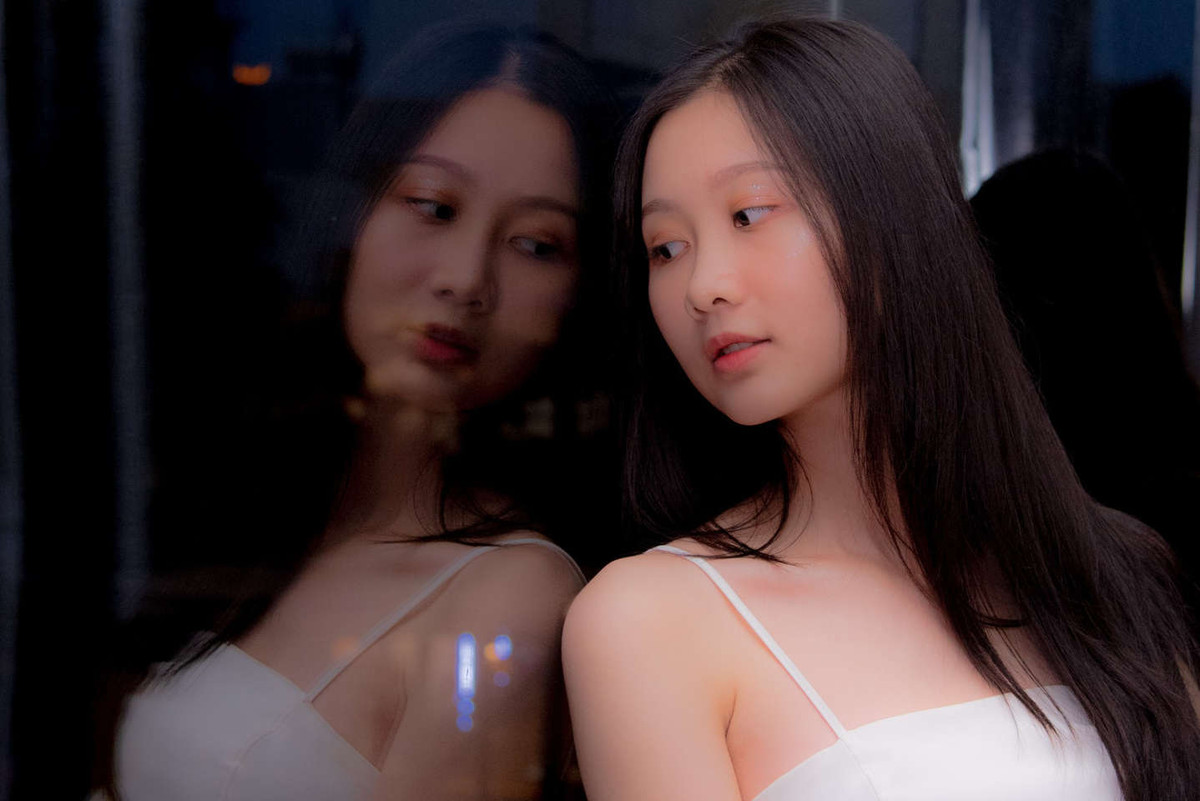 Quế Anh thổ lộ: “Em nghĩ em có thể làm tốt hơn nữa nhưng với một cô sinh viên năm nhất như em đó là một thành quả ngoài mong đợi. Em sẽ cố gắng hết sức mình để chinh phục trái tim của ban giám khảo và khán giả trong thời gian sắp tới tại cuộc thi Hoa hậu Việt Nam”.