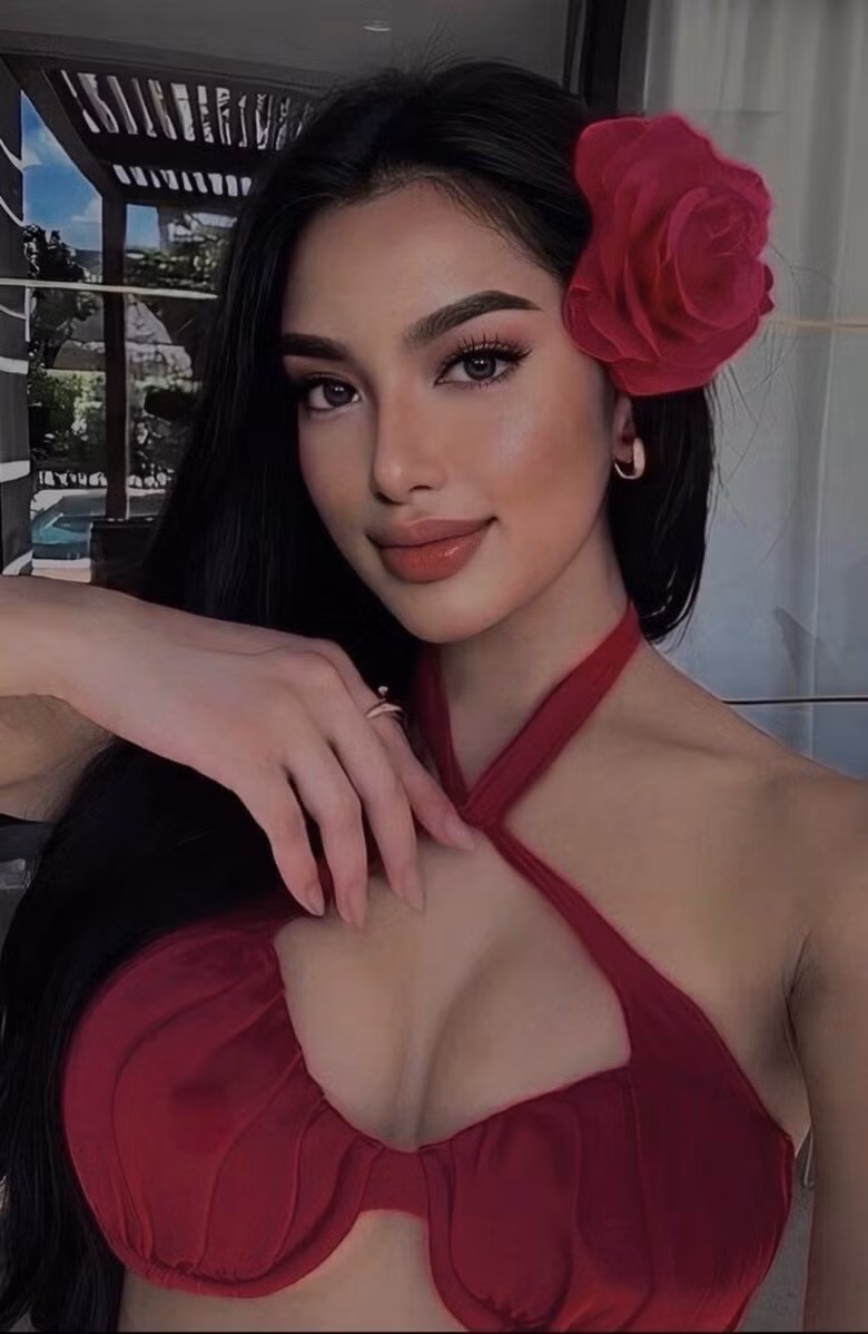 Nàng hot girl lai 2 dòng máu Việt - Ấn phân trần: “Gia đình mình có điều kiện thật hay không, điều này những người xung quanh ngoài đời đều biết rõ, nên mình không có gì phải che giấu hoặc làm màu”.