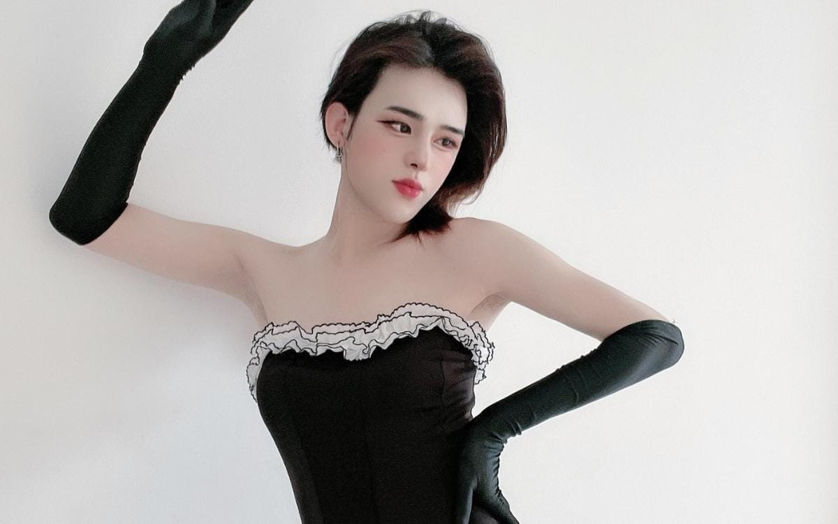 Sau khi trở thành con gái, Mẫn Nhi cũng cho hay cô có sự thay đổi về gu người yêu. "Hiện tại, Mẫn Nhi thích những người lớn tuổi, tầm 1 đến 2 con giáp là ổn...