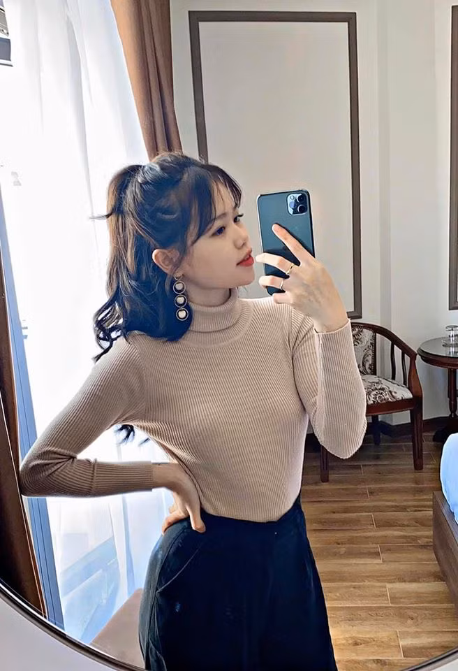 Huỳnh Anh của hiện tại quyến rũ, cá tính hơn nhiều so với ngày còn bên Quang Hải.