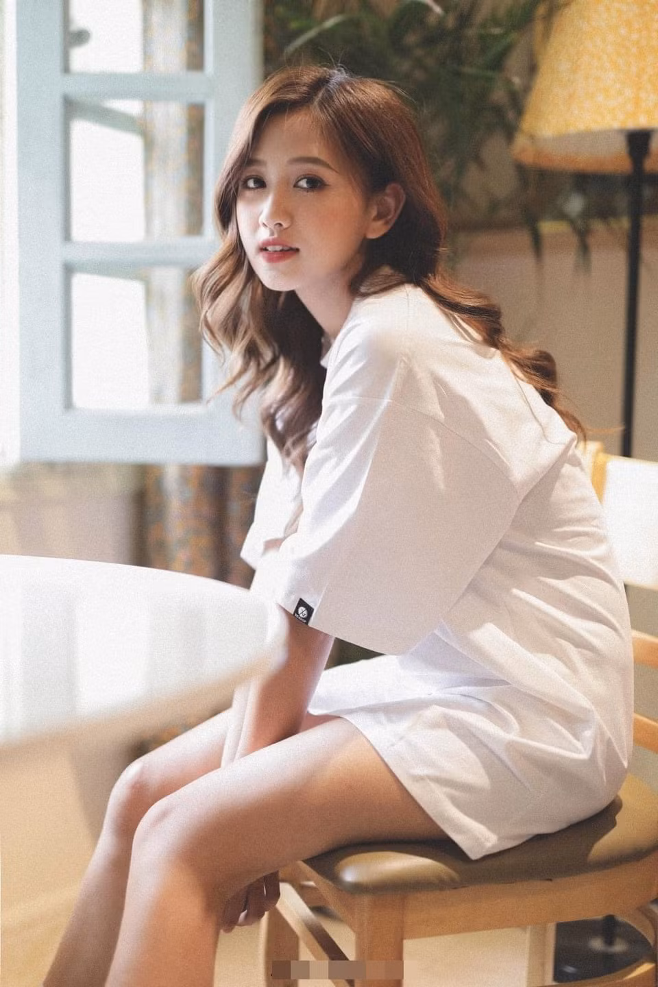 Trở thành bạn gái của tiền vệ quê Thái Bình, Bùi Thu Hương được khán giả chú ý hơn. Trang cá nhân của cô tăng lượt theo dõi, tương tác. Hiện nữ MC có gần 800.000 lượt người theo dõi trên mạng xã hội.