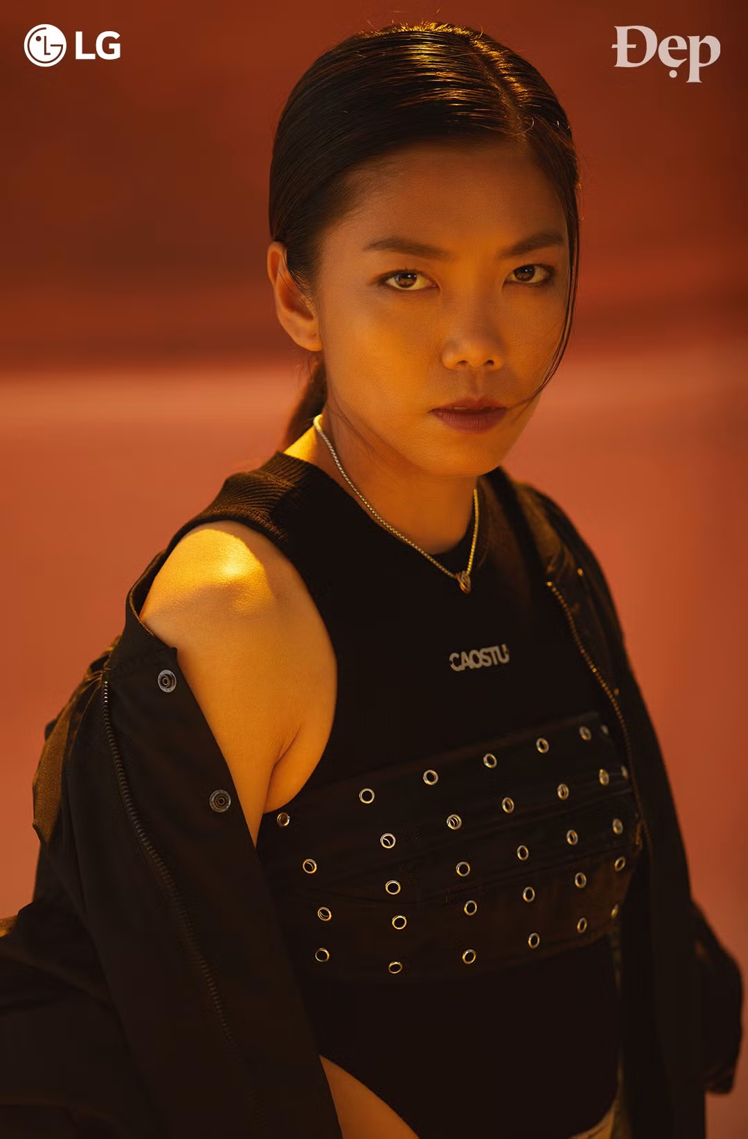 Thế nhưng, ngoài đời thực mỗi một cầu thủ đều như một bông hồng nở rộ, đầy duyên dáng với sự mềm mại vốn có. Ảnh sử dụng trong bài: Tạp chí Đẹp.