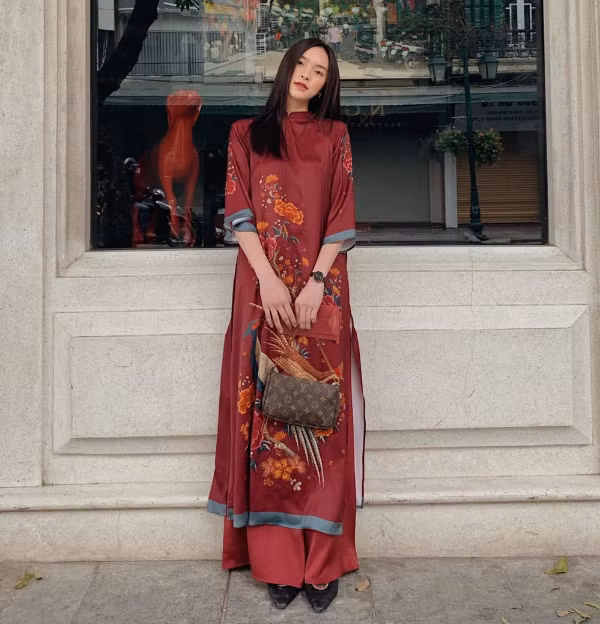 Theo đánh giá của nhiều người, bạn gái thiếu gia William Hiếu Nguyễn thuộc tuýp người muốn sắc sảo có sắc sảo, muốn nhẹ nhàng có nhẹ nhàng nên dễ dàng.