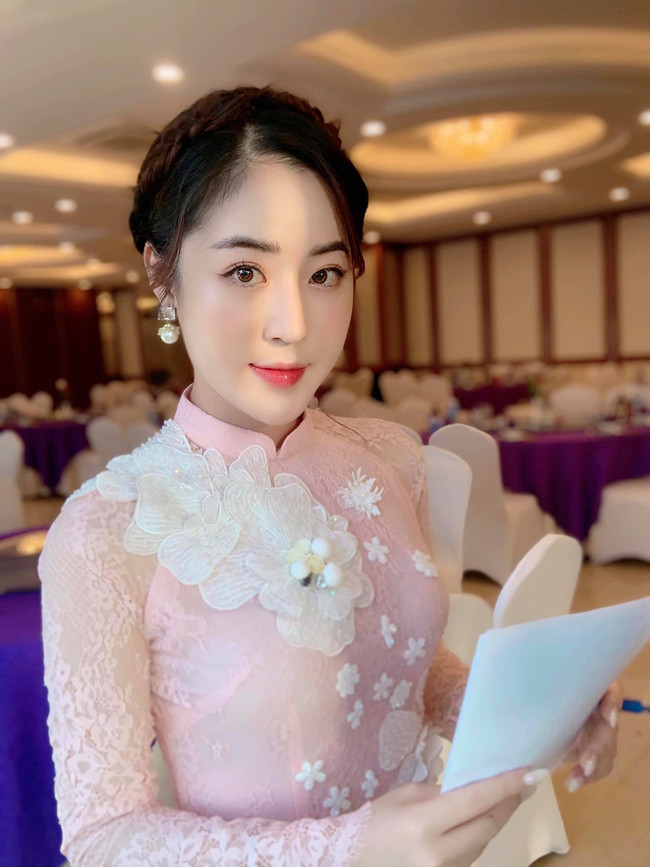 Sau nhiều năm "gây bão" mạng xã hội, hiện tại Thanh Tâm vẫn "giữ vững phong độ", cô nàng đúng chuẩn "con gái nhà người ta" khiến bao người trầm trồ, ngưỡng mộ.