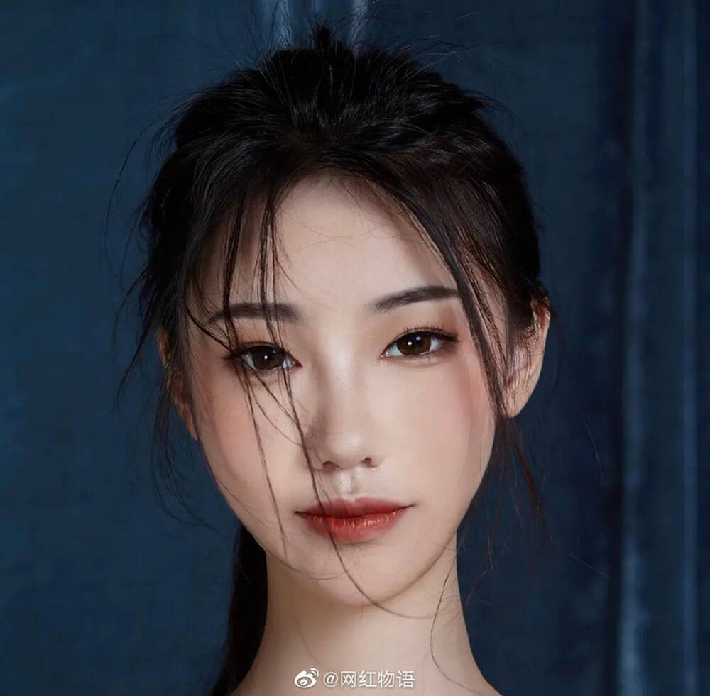 Nữ streamer Trung Quốc - Điềm Điềm Kha là gương mặt nổi bật trên mạng xã hội, đặc biệt là trong giới game thủ.