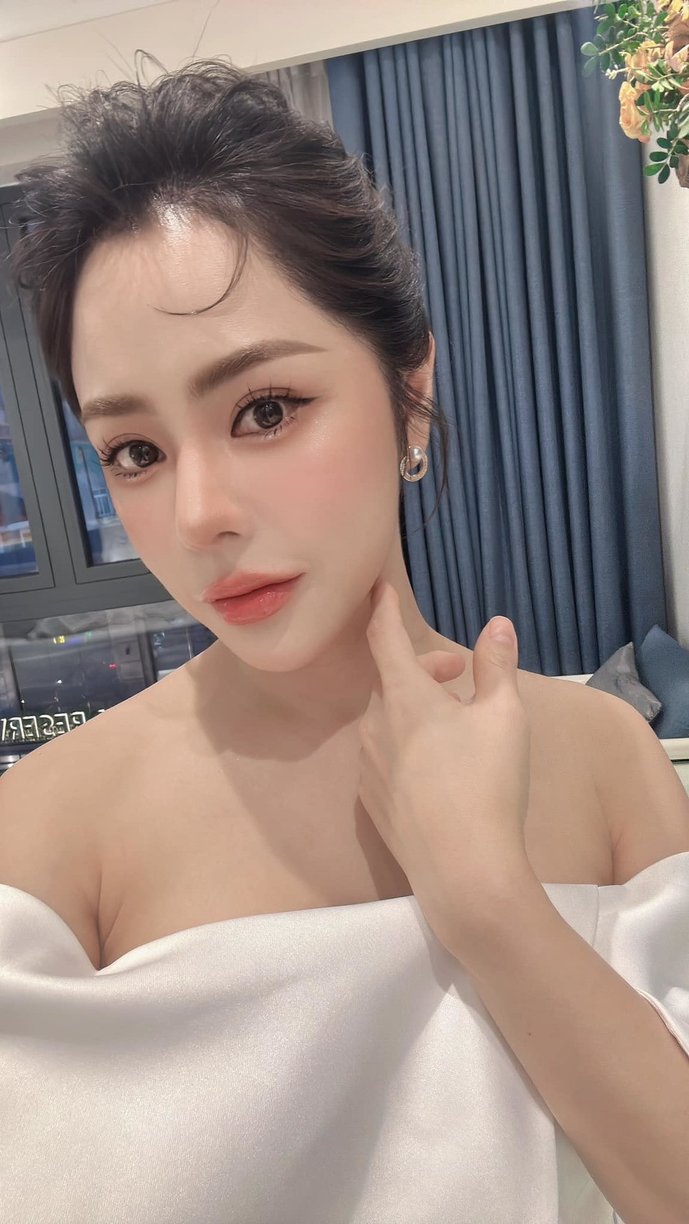 Chia sẻ về chuyện thẩm mỹ, Bạch Lan Phương tâm sự: "Tôi làm việc trong ngành làm đẹp, lại là MC nên muốn xây dựng hình ảnh ưa nhìn, gây thiện cảm cho mọi người!".