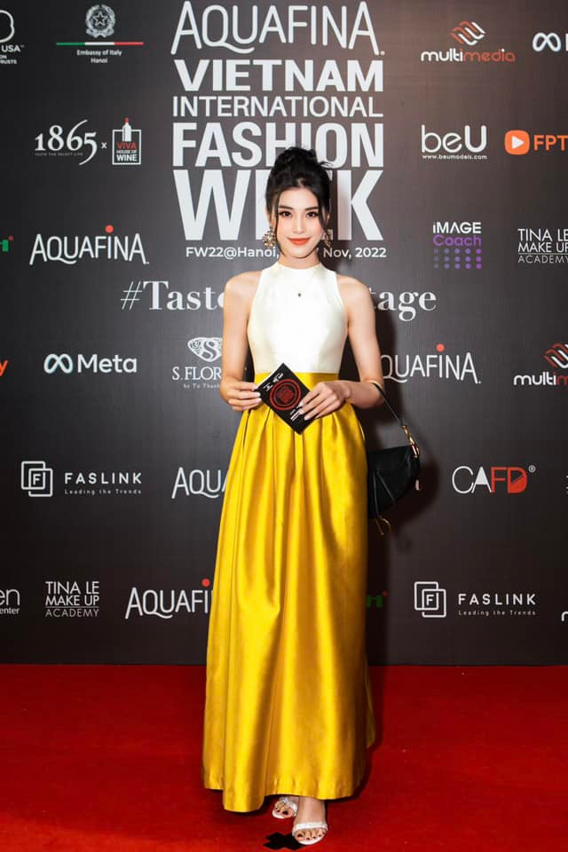 Cựu hoa khôi bóng chuyền cũng tự tin sải bước tại các sự kiện thuộc giới showbiz.