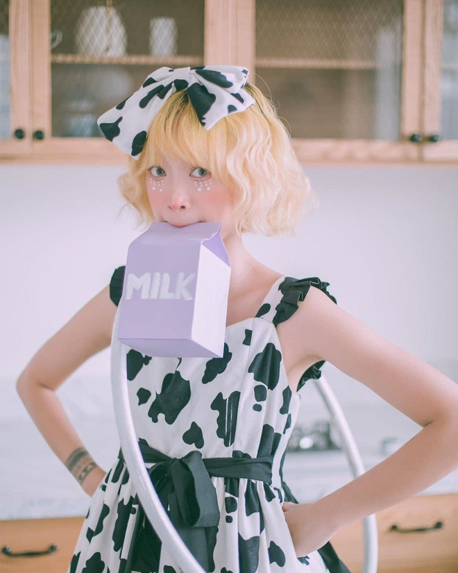 Hiện tại Hải Ly là một mẫu ảnh lookbook tự do, chuyên chụp hình cho các local brand tại Hà Nội và Sài Gòn.