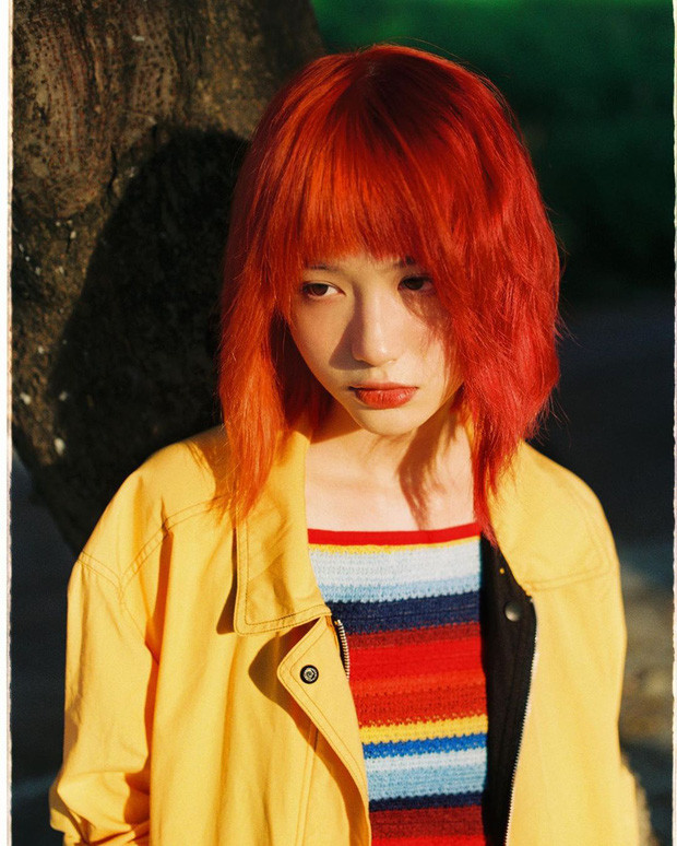 Đét từng xuất hiện trong 2 MV của Chillies là Có Em Bên Đời Bỗng Vui và Vùng Ký Ức.