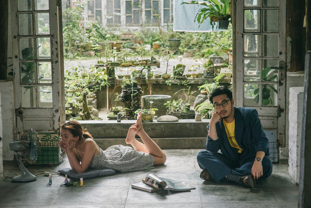 Trong MV Mùa Hạ Của Em, Vũ không chỉ đem lại những giai điệu nên thơ mà còn khiến người xem đã mắt bởi sự xuất hiện của Tit Chan (Trần Trà - 1991).